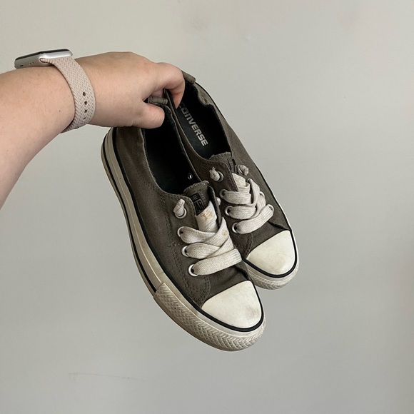 Converse Chuck Taylor Gray and White Low-Top Slip On Sneakers - Picture 2 of 7